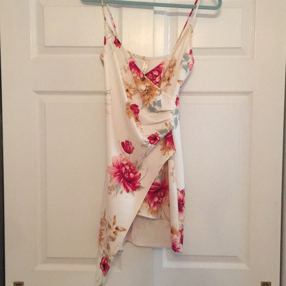 White floral dress - Picture 7 of 8